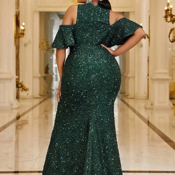 Shein dark green cold shoulder evening dress - Picture 2 of 8